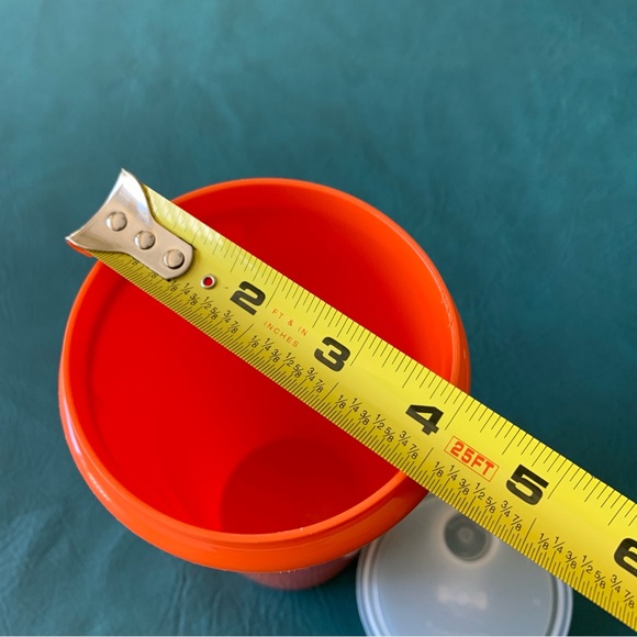 Vintage tupperware orange handolier slim beverage container, flip top lid #262 - Picture 5 of 6